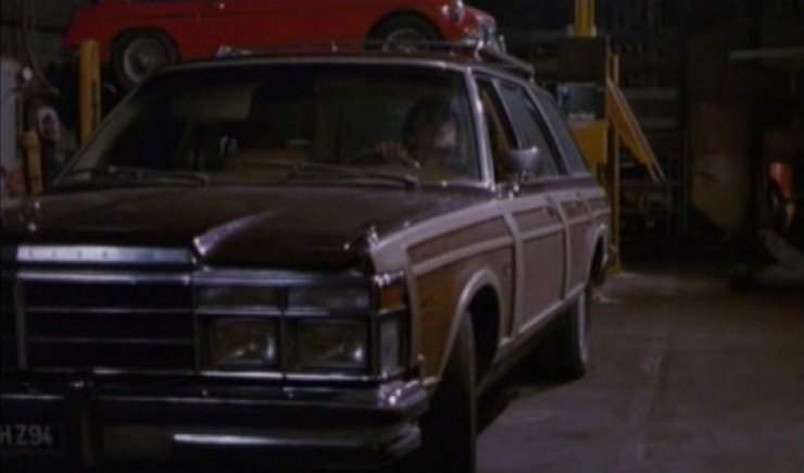 Chrysler LeBaron Town & Country