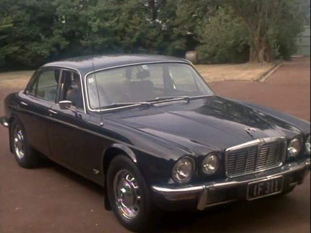 Jaguar XJ6