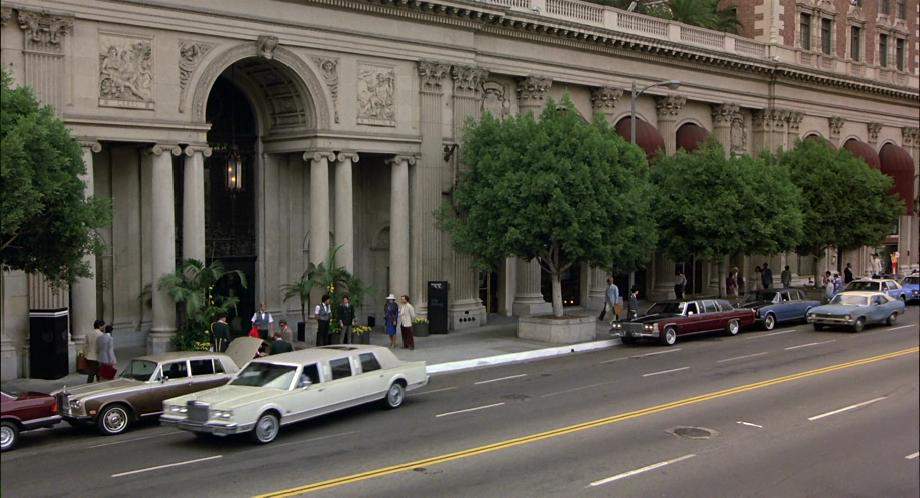 Lincoln Town Car Stretched Limousine