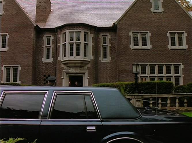 Lincoln Town Car Stretched Limousine