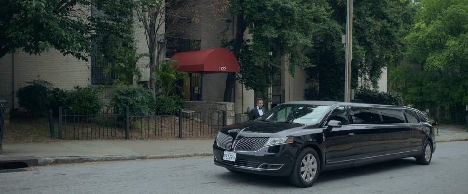 Lincoln MKT Stretched Limousine