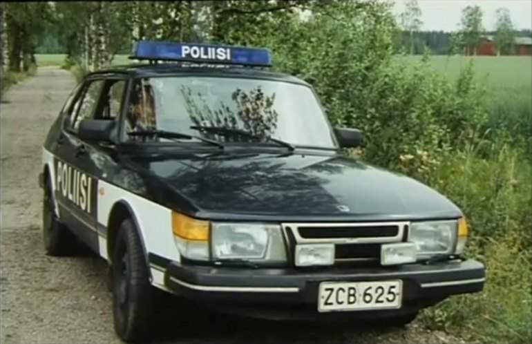 SAAB 900