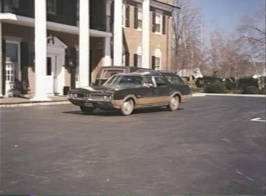 Oldsmobile Vista Cruiser