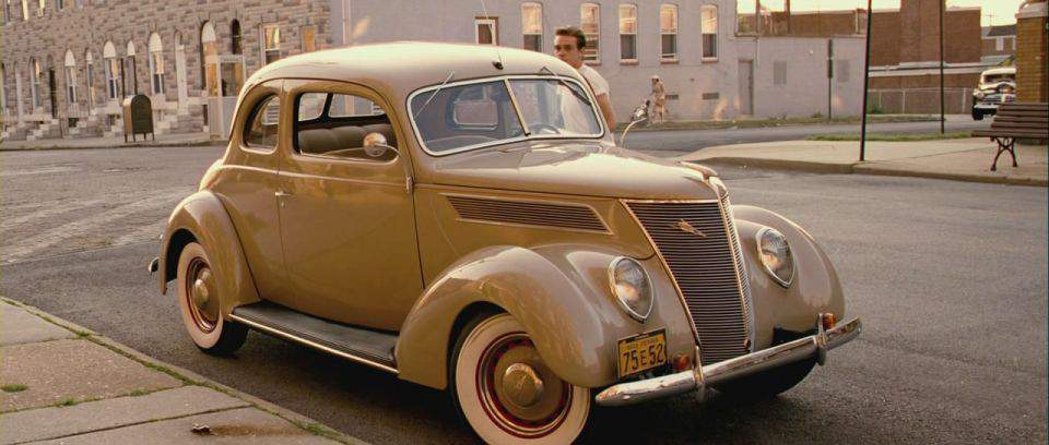Ford V8 De Luxe
