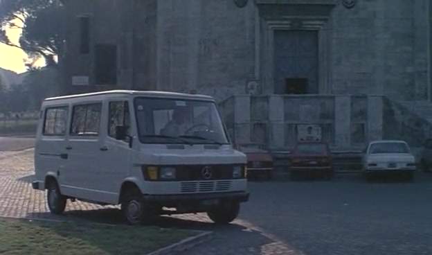 Mercedes-Benz 