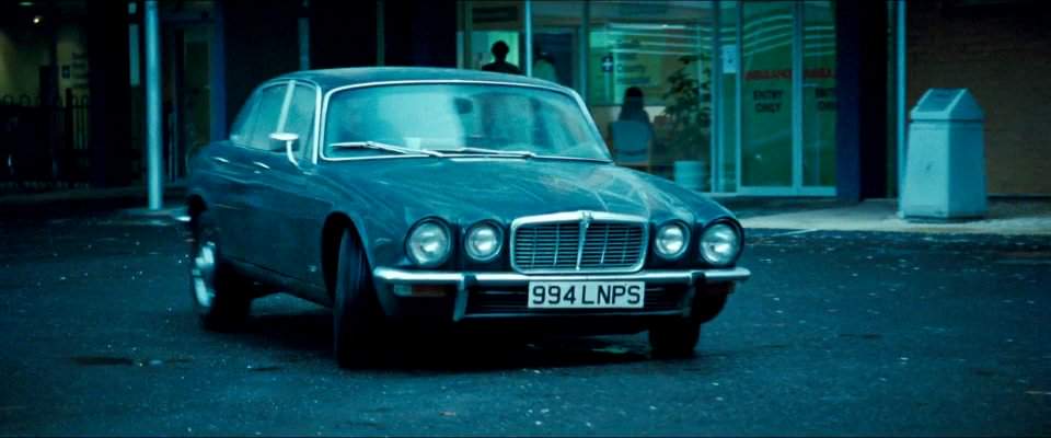 1974 Jaguar XJ6 Series II in Killer Elite