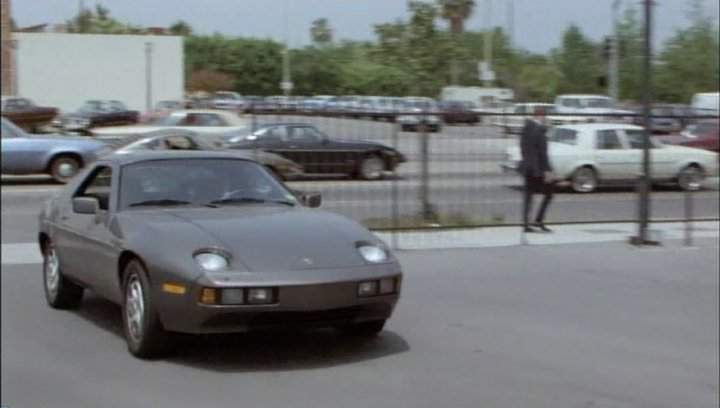 Porsche 928