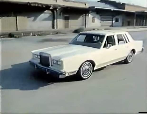 1982 Lincoln Town Car in Carpool