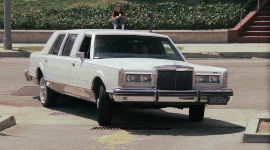 Lincoln Town Car Stretched Limousine