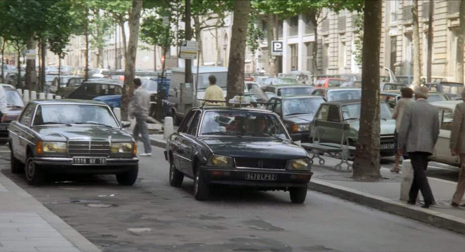 Mercedes-Benz 230 CE