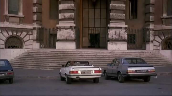 SAAB 900