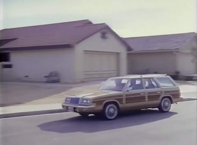 Chrysler LeBaron Town & Country