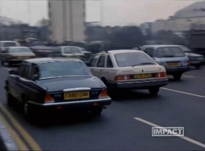 Daimler Double Six