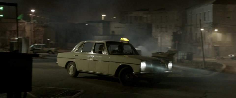 Mercedes-Benz 230