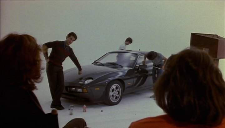 Porsche 928