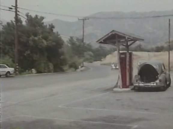 Volkswagen De Luxe Sedan