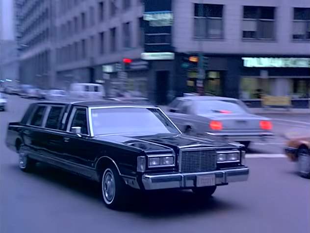 Lincoln Town Car Stretched Limousine