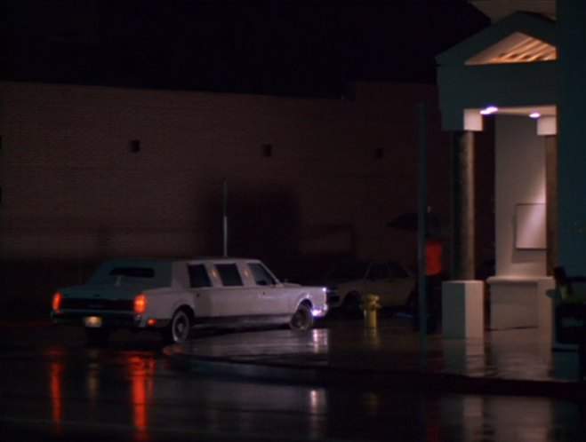 Lincoln Town Car Stretched Limousine