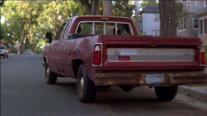 Dodge D-100