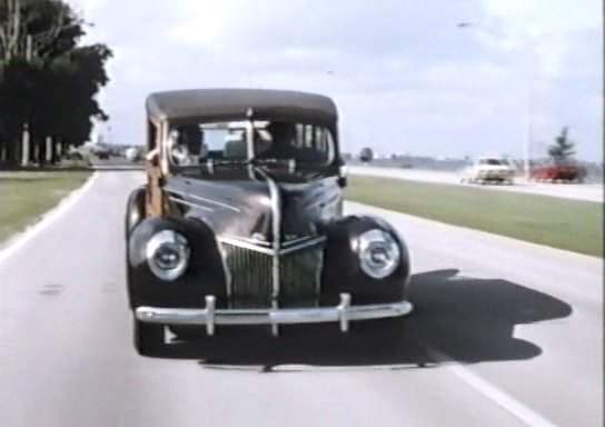 Ford V8 De Luxe Station Wagon