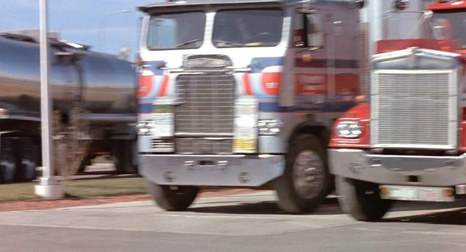 Freightliner FLT