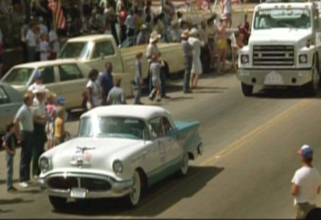 Oldsmobile 98 Starfire