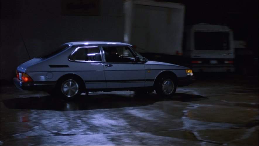 SAAB 900