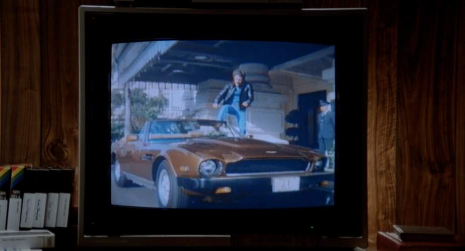 Aston Martin V8 Volante