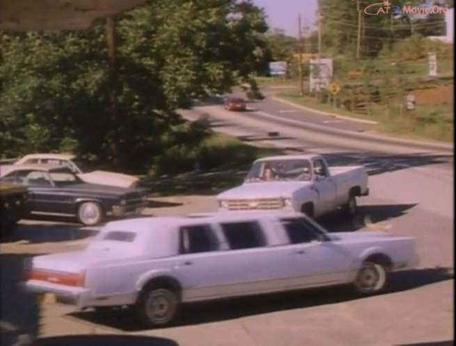 Lincoln Town Car Stretched Limousine