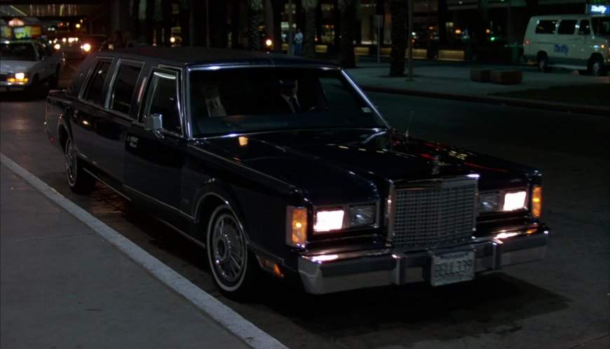 Lincoln Town Car Stretched Limousine