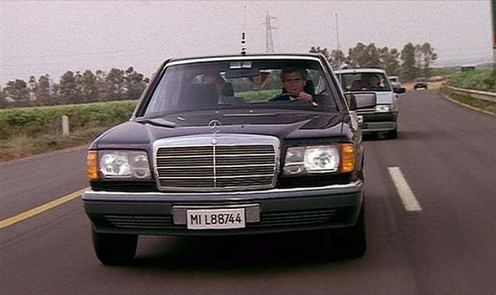 Mercedes-Benz 560 SEL