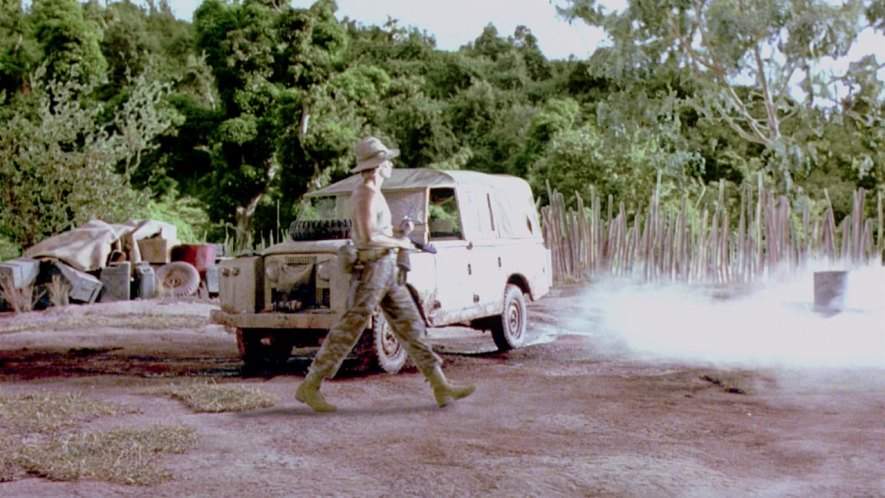 Land-Rover 109'' Series II Station Wagon