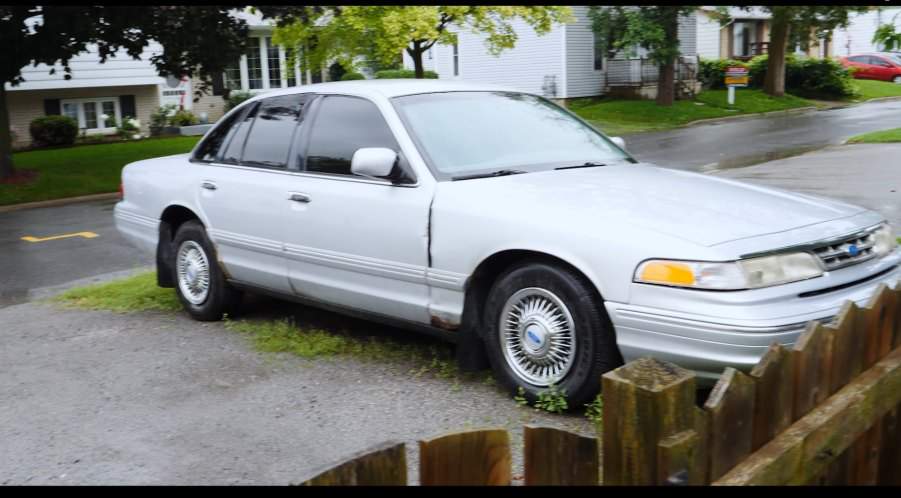 Ford Crown Victoria