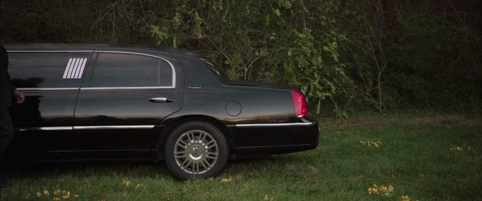 Lincoln Town Car Stretched Limousine