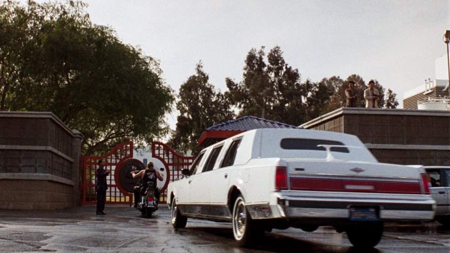 Lincoln Town Car Stretched Limousine