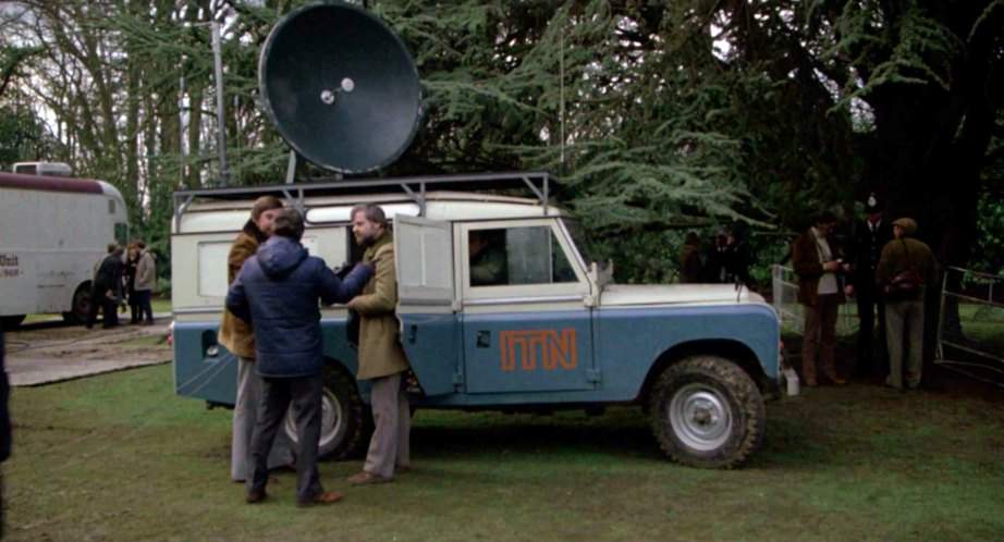 Land-Rover 109'' Series III Station Wagon