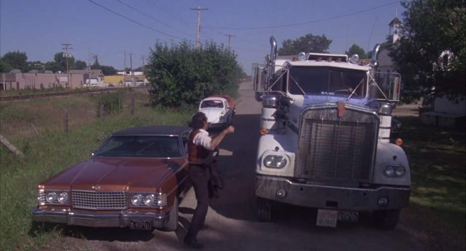 Kenworth W-900