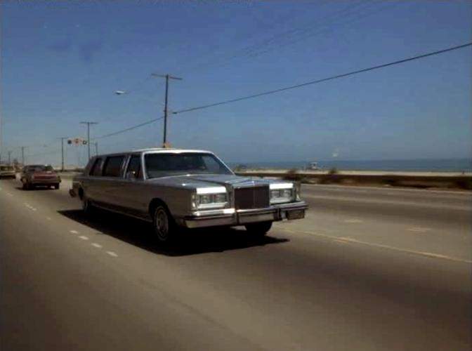 Lincoln Town Car Stretched Limousine