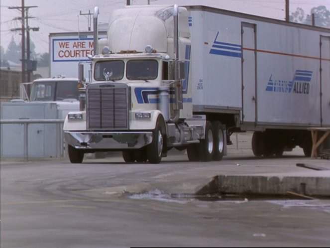 Freightliner FLC 120 64 T
