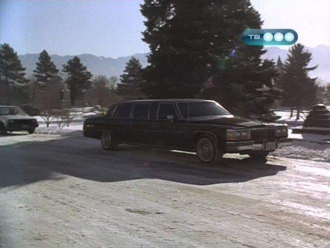 Cadillac Sedan DeVille Stretched Limousine