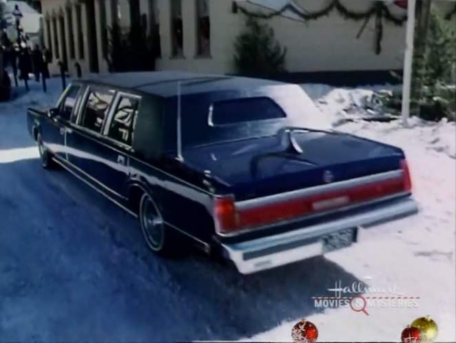 Lincoln Town Car Stretched Limousine