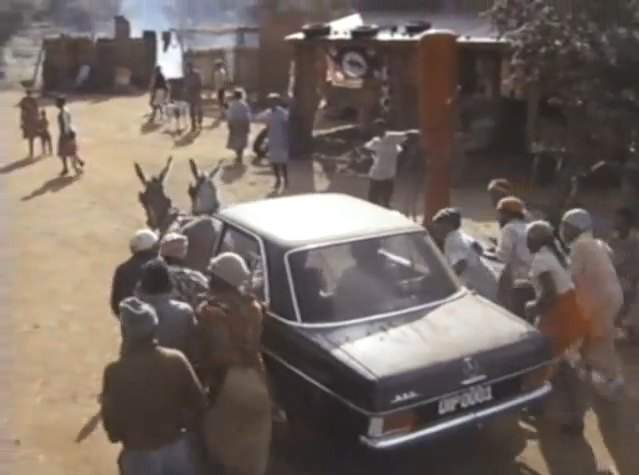 Mercedes-Benz 220