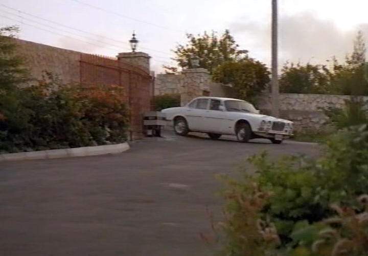 Jaguar XJ6