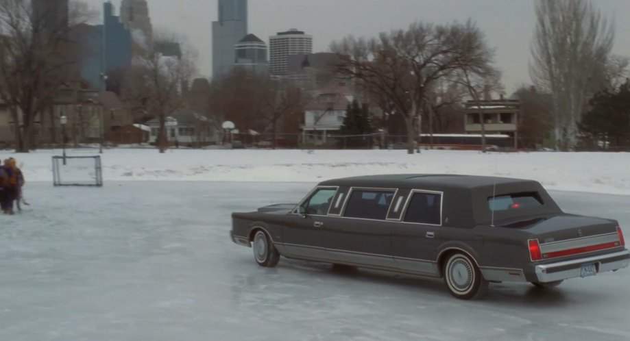 Lincoln Town Car Stretched Limousine