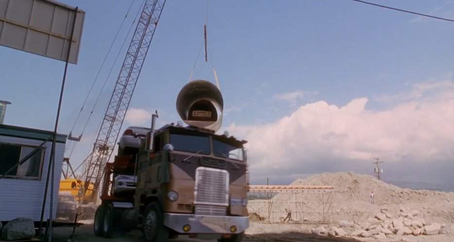 White-Freightliner WFT-8664T