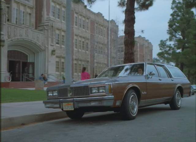 Oldsmobile Custom Cruiser