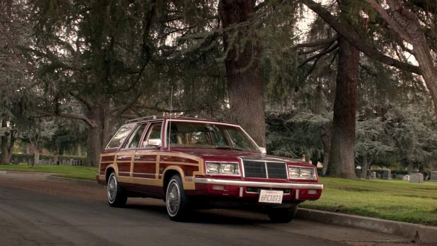 Chrysler LeBaron Town & Country