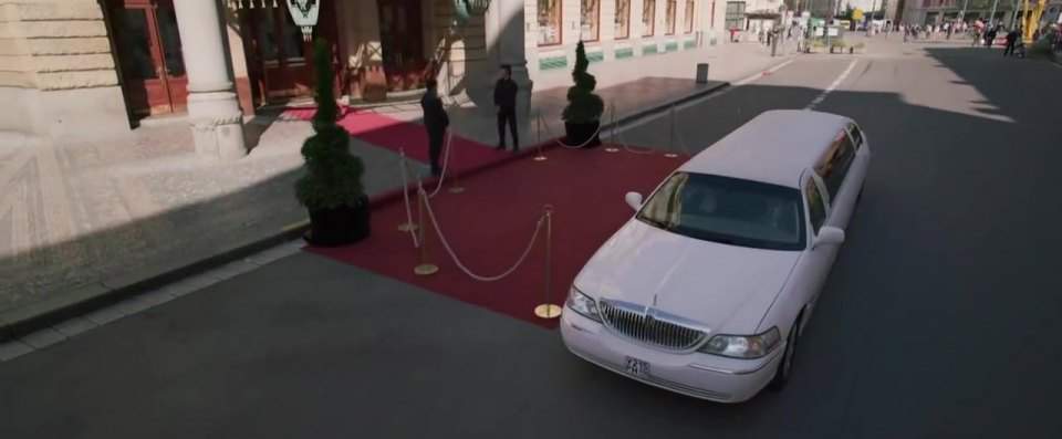 Lincoln Town Car Stretched Limousine