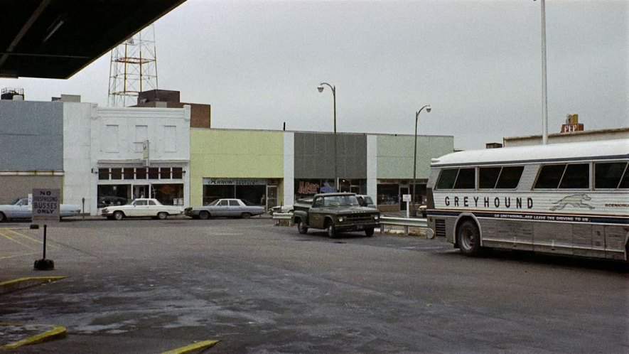 Dodge D-100
