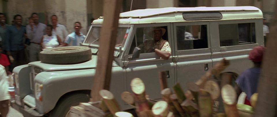 Land-Rover 109'' Series III Station Wagon